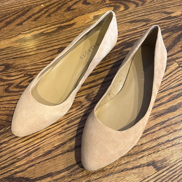 TALBOTS 8.5 Mila palomino neutral suede gold wedge flat shoes slip on - Picture 1 of 7